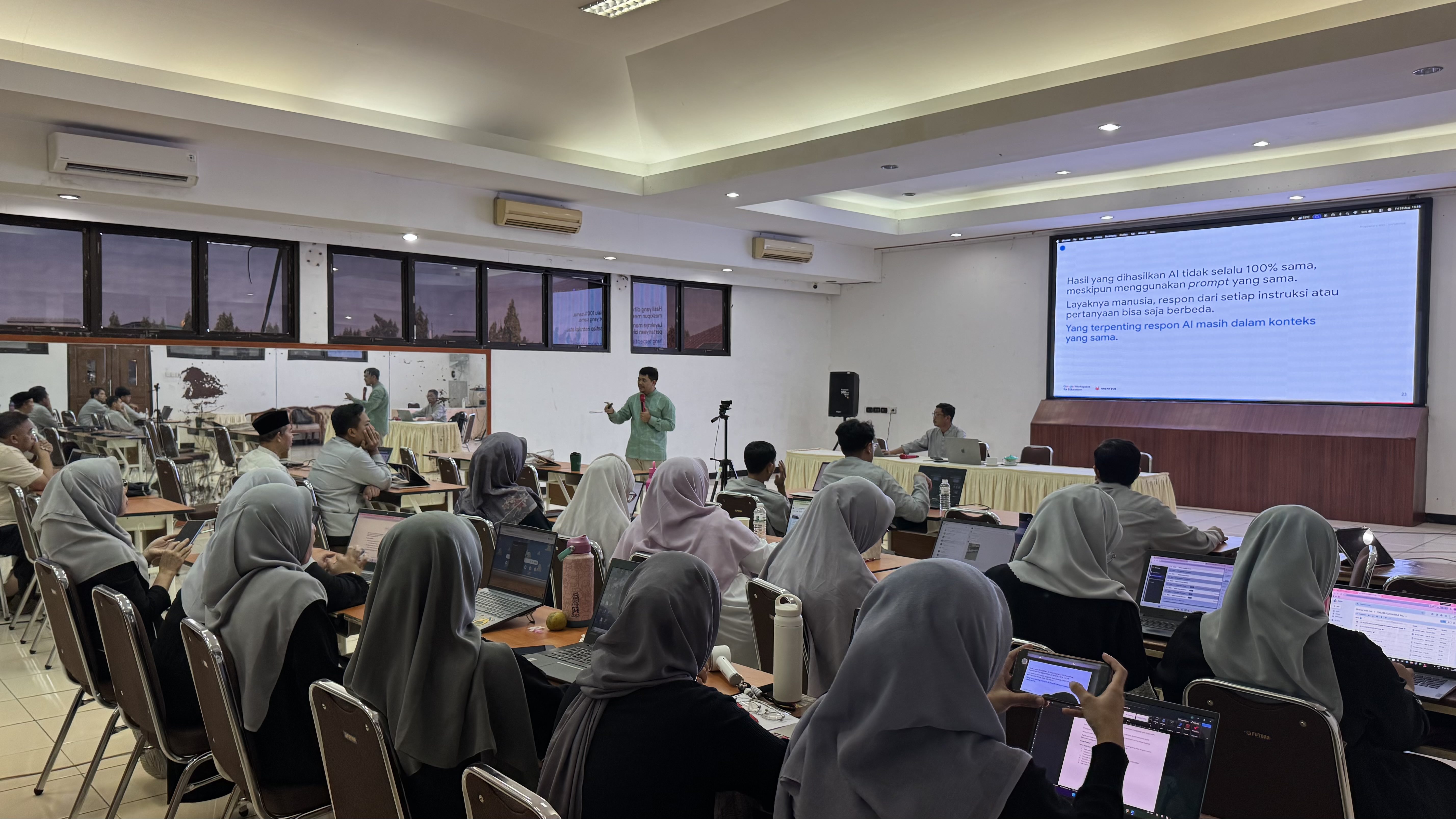 Tingkatkan Kualitas Pembelajaran, Guru dan Karyawan SMP Labschool Jakarta Ikuti Pelatihan Gemini Academy - Foto 1