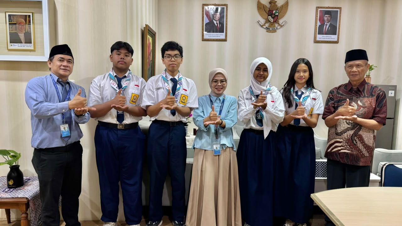 Dewan Penggalang SMP Labschool Jakarta Wakili Kota Jakarta Timur Pada Jambore Nasional Ke-12 - Foto 1