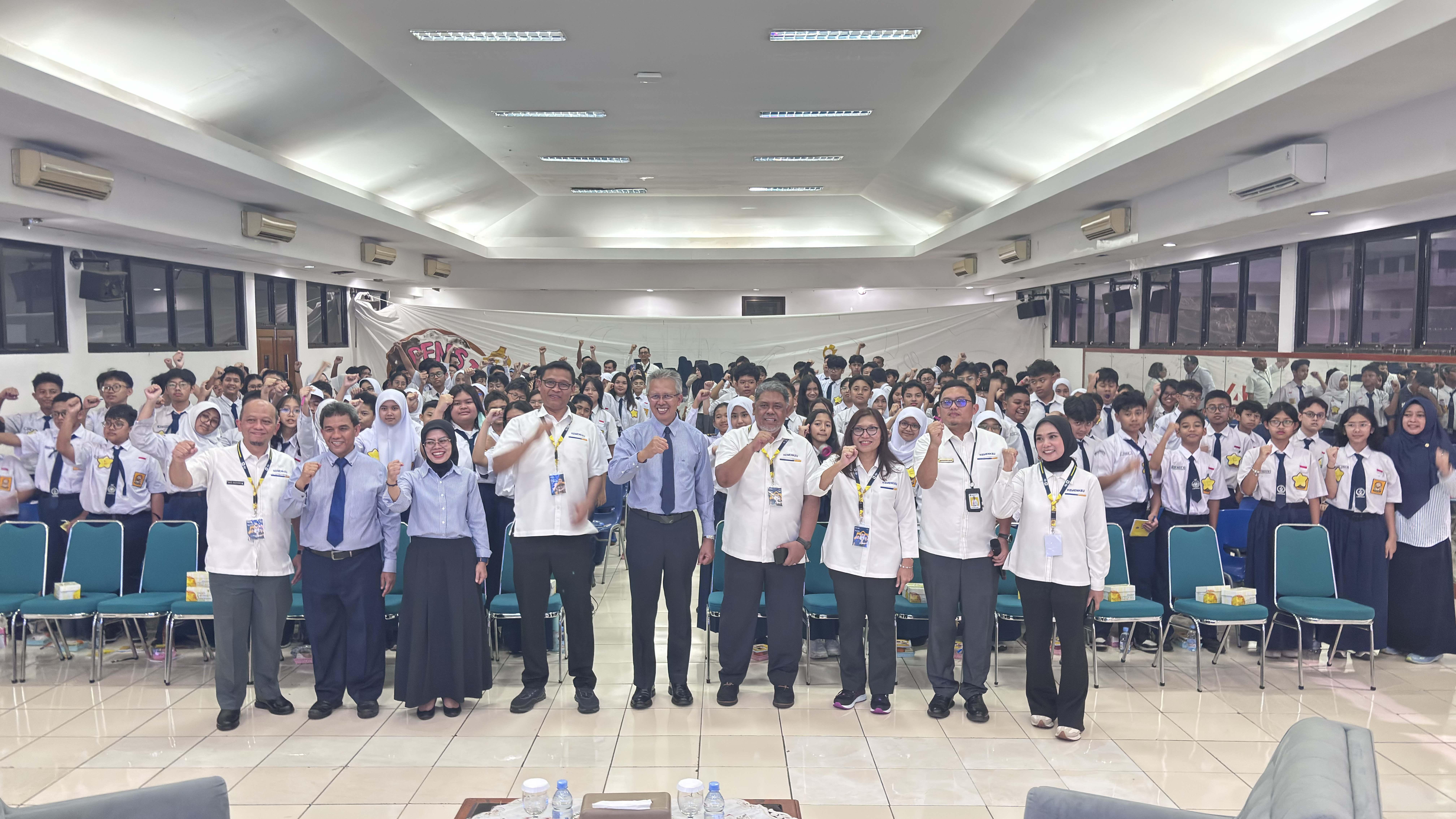 “Oeang” Kita, Gotong Royong Mengukir Asa Bangsa